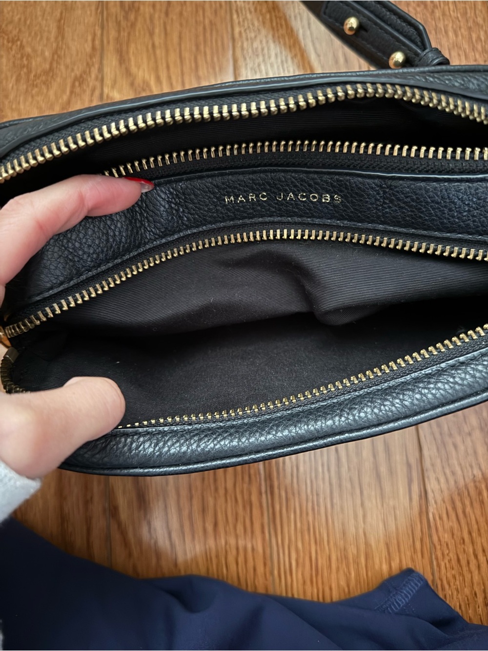 Marc Jacobs Black Leather Double J Crossbody Camera Bag with Gold Hardware - Picture 6 of 7